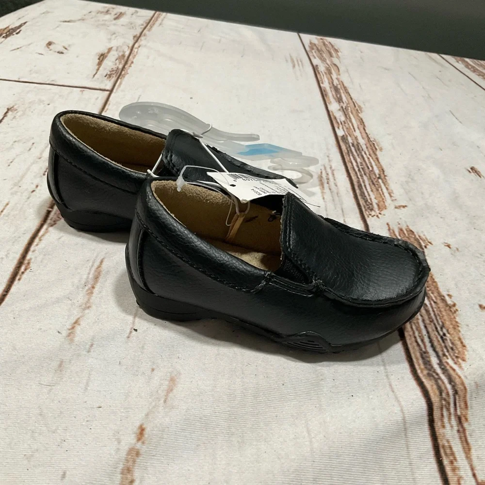 NWT CHILDRENS PLACE BOYS BLACK SLIP ON LOAFERS‎